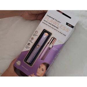 NEW Finishing Touch Flawles Facial Hair Remover Removes Hair Instantly/Pain Free